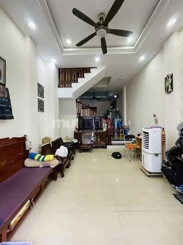 bán nhà ngộp 56m2 hẻm oto 6m giá 3ty9 còn tl chính chủ,có shr sang tên