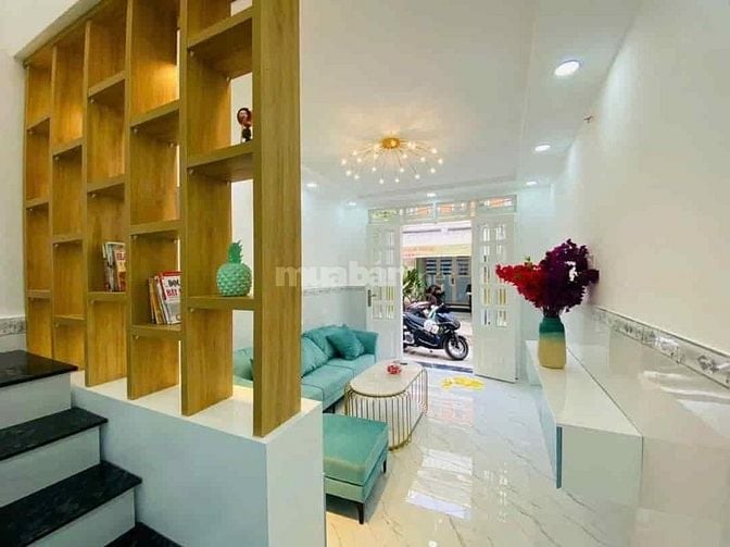 bán nhà võ thị sáu,q3 dt 50m2 giá 3ty100 Tl , hẻm oto6m có shr Lh ngay