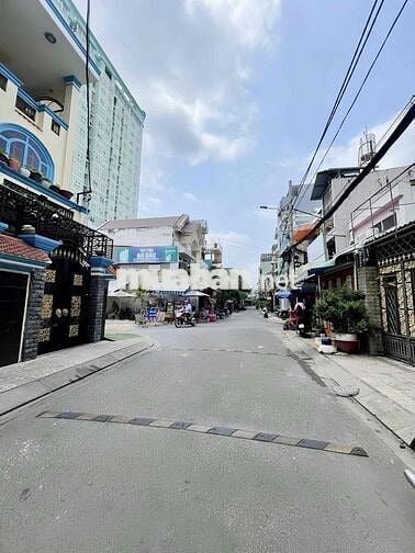Nhà ngay Hòa Bình -DT:4x9- Đức 2 tầng- hẻm 6m - Chỉ 4.xtỷ