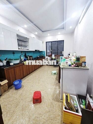 Siêu Phẩm Khương Đình Gần hồ,ngõ to,oto tránh, 62m,5Tầng giá 18,3 tỷ