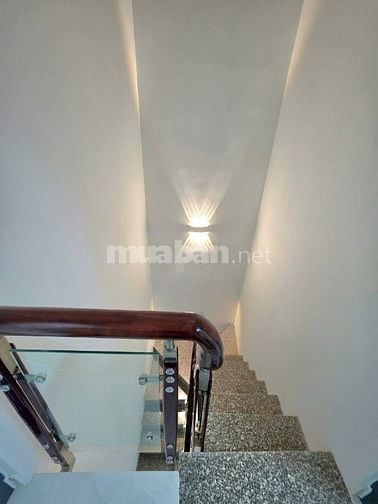 Nhà bán sổ hồng 2 lầu hẻm xe hơi. Gần Phú Mỹ Hưng quận 7