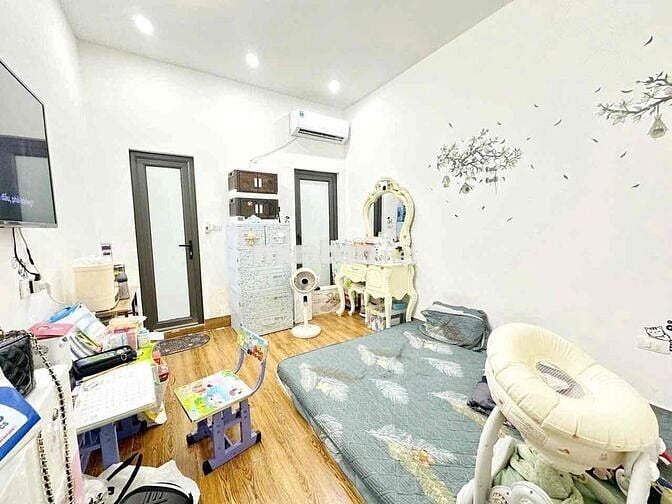 cần bán nhà kim mã 5 tầng ngõ thông