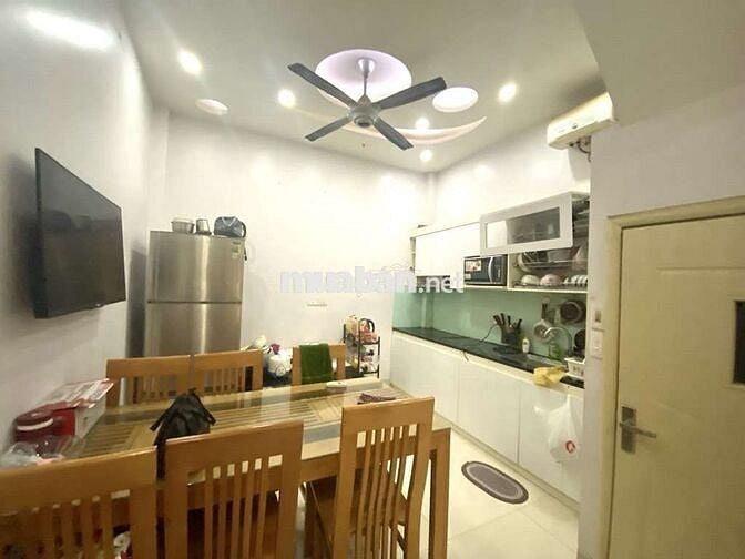 Nhà Ngõ nông ở phố vĩnh phúc ba đình hà nội