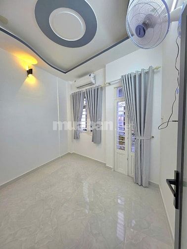 Nhà bán sổ hồng 2 lầu hẻm xe hơi. Gần Phú Mỹ Hưng quận 7