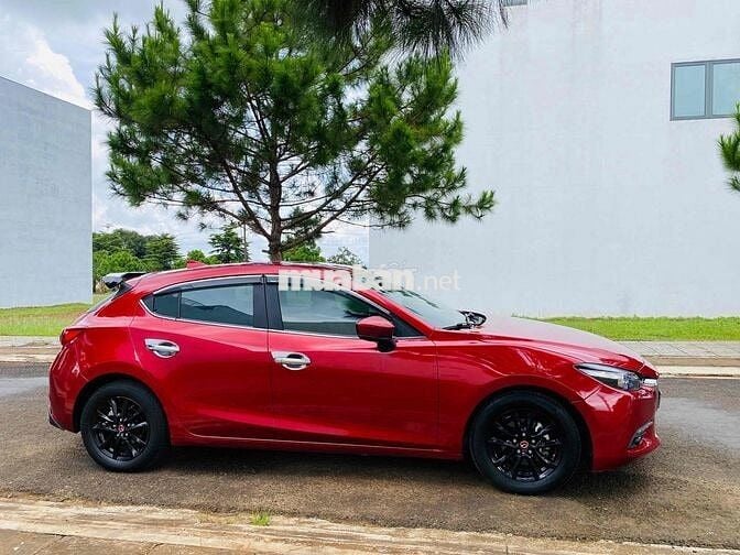 Mazda 3 2018 1.5 AT