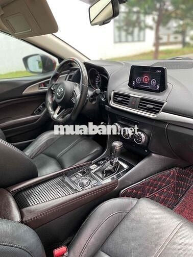 Mazda 3 2018 1.5 AT