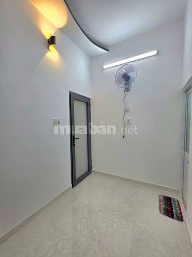 Nhà bán sổ hồng 2 lầu hẻm xe hơi. Gần Phú Mỹ Hưng quận 7