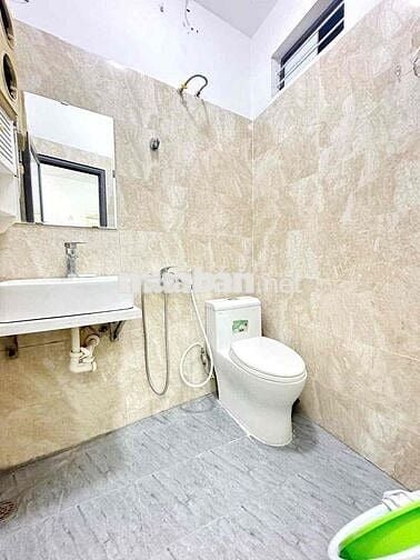 cần bán nhà kim mã 5 tầng ngõ thông