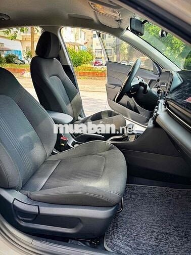 Hyundai Accent 2025 1.5 AT - 6000 km