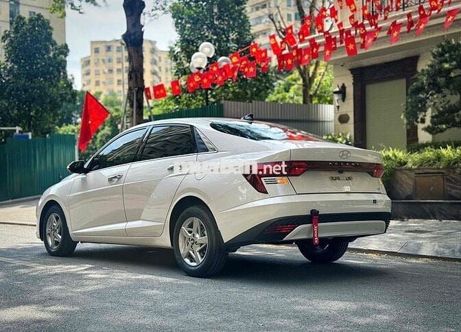 Hyundai Accent 2025 1.5 AT - 6000 km