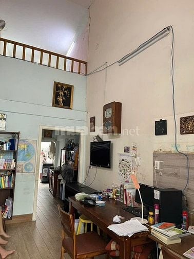 Nhà Nguyên Hồng - Giá tốt- Chưa qua lái