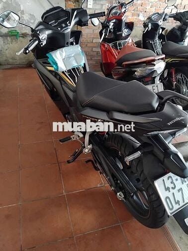 Xe máy hảng honda năm 2024 màu đen