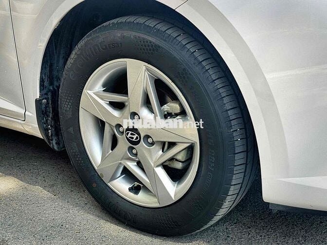 Hyundai Accent 2025 1.5 AT - 6000 km