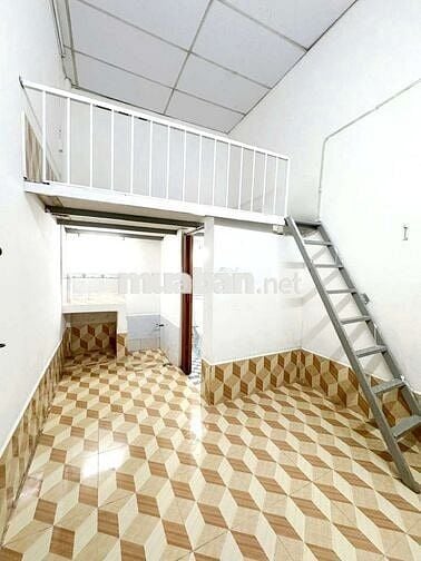 CHÍNH CHỦ CHO THUÊ PHÒNG GÁC CAO ở Nguyễn Thị Thập