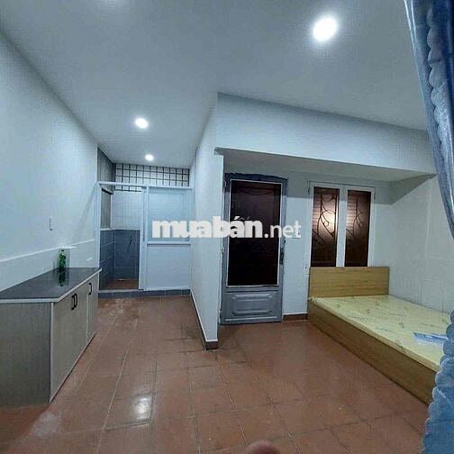 CHO THUÊ CĂN HỘ DỊCH VỤ CÓ BAN CÔNG THOÁNG MÁT NGAY GẦN THỐNG NHẤT