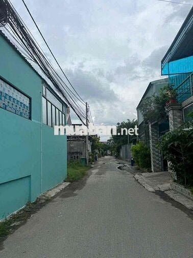 cần bán lô đất KDC lâu đài vàng tổng DT 131m2 giá 4tỷ sổ hồng riêng