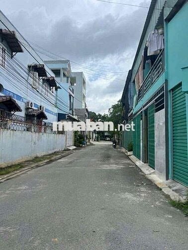 cần bán lô đất KDC lâu đài vàng tổng DT 131m2 giá 4tỷ sổ hồng riêng