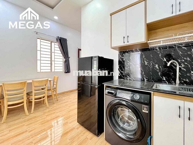 Căn Hộ 2PN Ban Công mới 100% ngay sân vận động Phú Thọ
