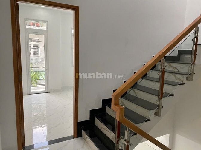 Bán nhà 3 tầng đường hoang hữu nam cọc vào ở ngay 
