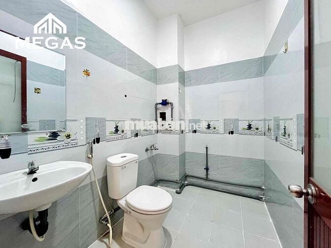 Căn Hộ 2PN Ban Công mới 100% ngay sân vận động Phú Thọ