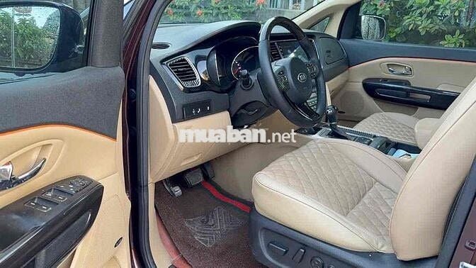 Kia Sedona model 2017 - độ limousine gần 400tr