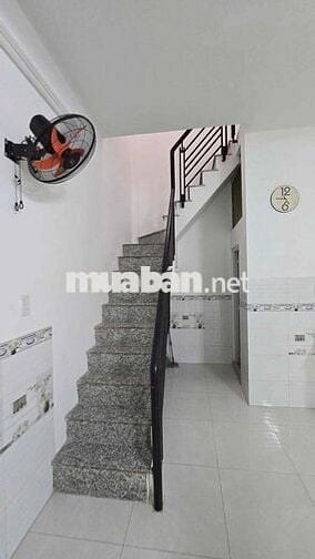 1 TRỆT 1 LẦU NGAY QUẬN 1 - NHÀ MỚI - THOÁNG SẠCH