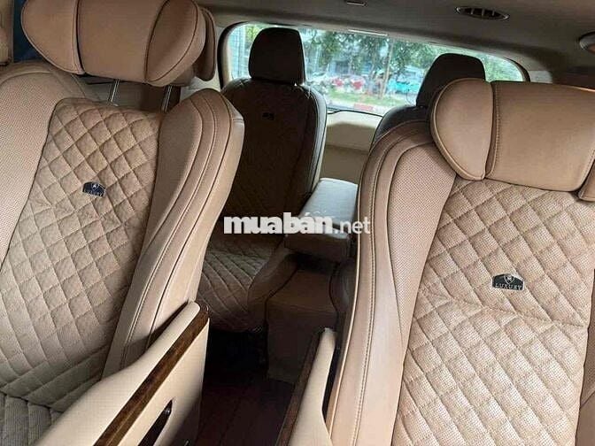 Kia Sedona model 2017 - độ limousine gần 400tr