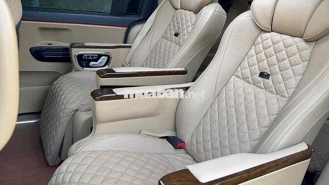 Kia Sedona model 2017 - độ limousine gần 400tr
