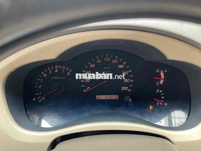 Toyota Innova 2006 G - 1212 km
