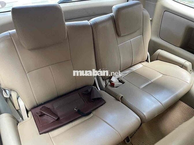 Toyota Innova 2006 G - 1212 km
