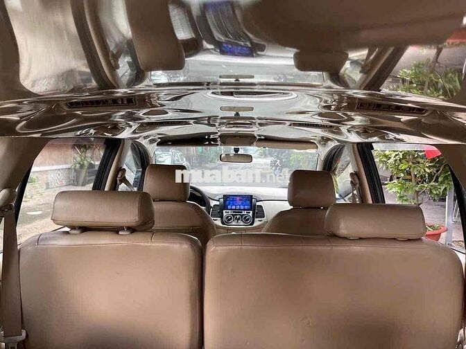 Toyota Innova 2006 G - 1212 km