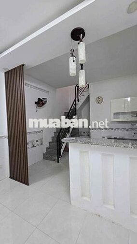 1 TRỆT 1 LẦU NGAY QUẬN 1 - NHÀ MỚI - THOÁNG SẠCH
