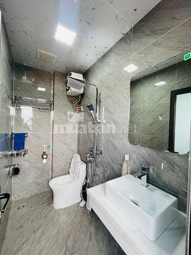 Tòa CCMN Mới Koong Dòng Tiền Khủng, Vị Trí Đẹp, Nội Thất Cao Cấp
