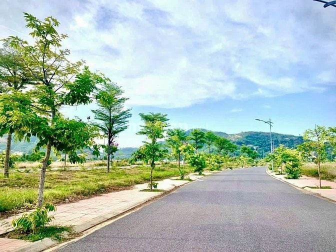 Lô Biệt thự rẻ nhất KĐT Ven Sông Tắc view sông đối diện KĐT Sungroup