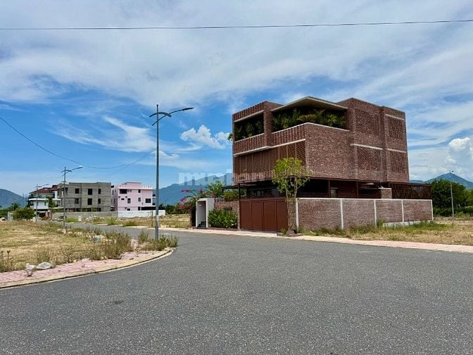 Lô Biệt thự rẻ nhất KĐT Ven Sông Tắc view sông đối diện KĐT Sungroup