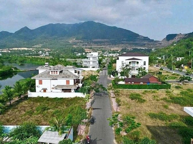 Lô Biệt thự rẻ nhất KĐT Ven Sông Tắc view sông đối diện KĐT Sungroup