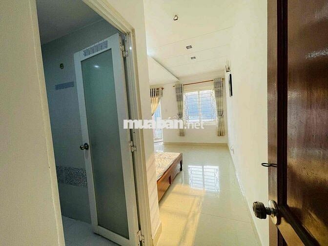 Cho thuê gấp căn hộ Đặng Thuỳ Trâm Bình Thạnh bancon thoáng mát đầy đu