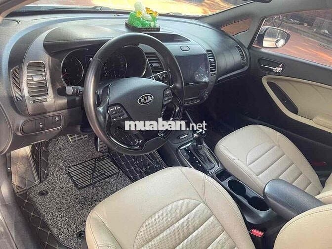 Kia Cerato 2018 2.0 AT Premium - 120000 km