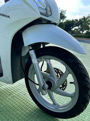 Chính chủ bán xe Vision màu trắng đời 2020 còn 95%
