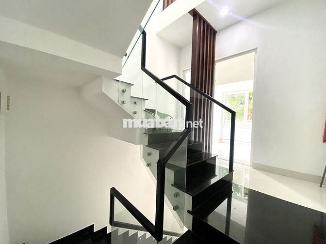 CHO THUÊ BIỆT THỰ 6 PHÒNG GIÁ 20 TRIỆU/THÁNG KHU VỰC TRUNG TÂM