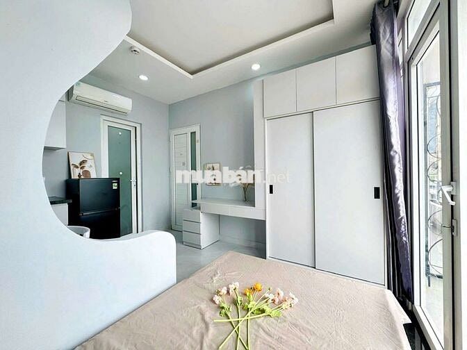 Cho thuê phòng trọ quận 1_Full nội thất_Balcony_Thang máy_Bùi Viện