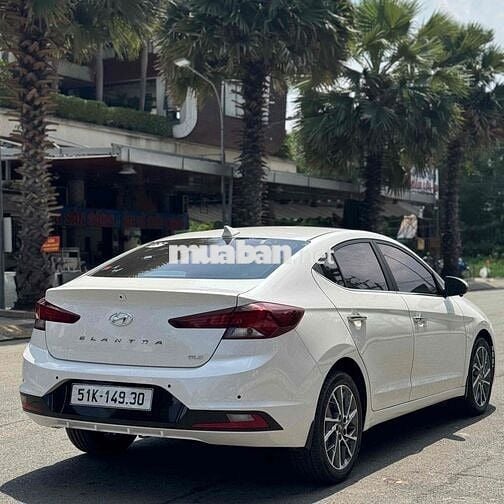 Siêu lướt Elantra 2021 chỉ 8.000km sai km tặng xe