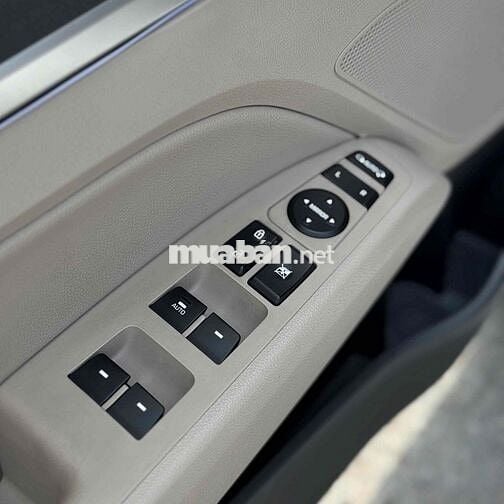 Siêu lướt Elantra 2021 chỉ 8.000km sai km tặng xe
