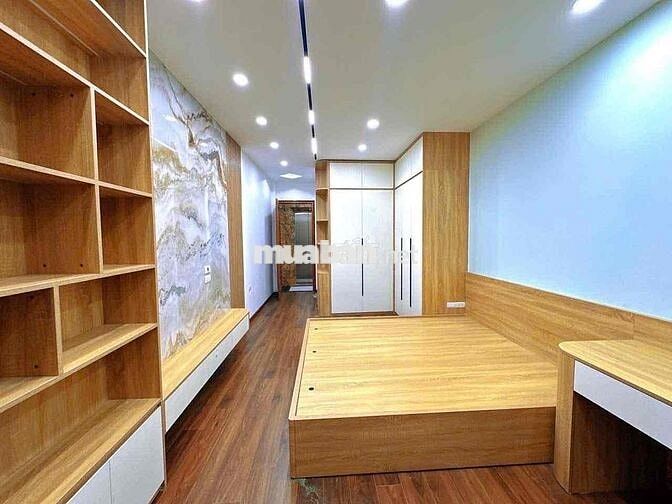 Bán Nhà Xuân Thuỷ - Thang Máy - Nhà Đẹp Hiện Đại