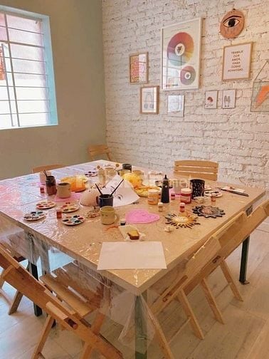 Nhân viên chăm sóc khách hàng tư vấn hỗ trợ workshop - Skinderella