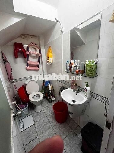 Nhà mặt tiền 1/ Lê Văn Qưới 4x10 3lầu 5tỷ 200 triệu hẻm 5m hg Nam