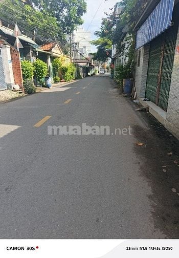 Bná nhà đường xe tăng. Tặng nội thất. Nhà mới