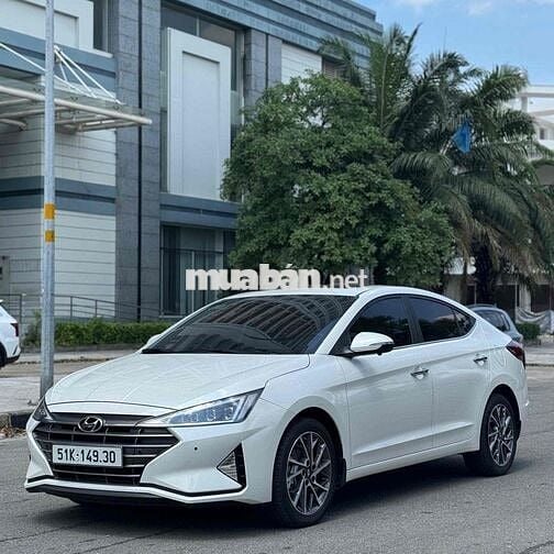 Siêu lướt Elantra 2021 chỉ 8.000km sai km tặng xe