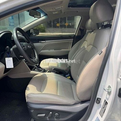 Siêu lướt Elantra 2021 chỉ 8.000km sai km tặng xe