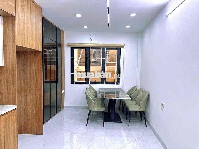 Bán Nhà Xuân Thuỷ - Thang Máy - Nhà Đẹp Hiện Đại